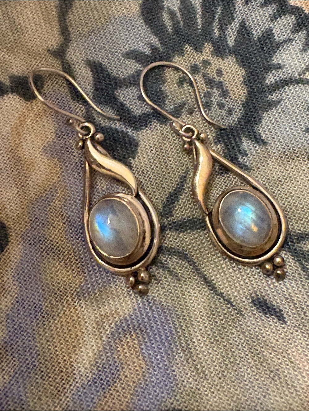 Artisan Crafted Rainbow Moonstone & Sterling Silver Drop Earrings ~ Vintage - Picture 2 of 6